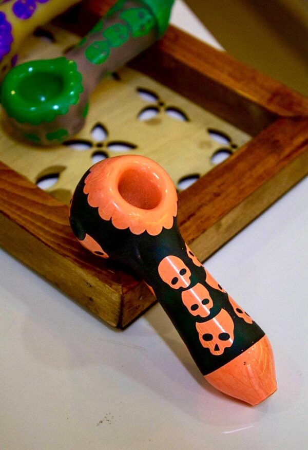 Tẩu thủy tinh Skull Skull Pipe