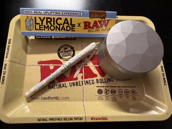 Giấy Cuốn Raw Lyrical Lemondade Kingsize - Raw Lyrical Lemondade Kingsize Paper